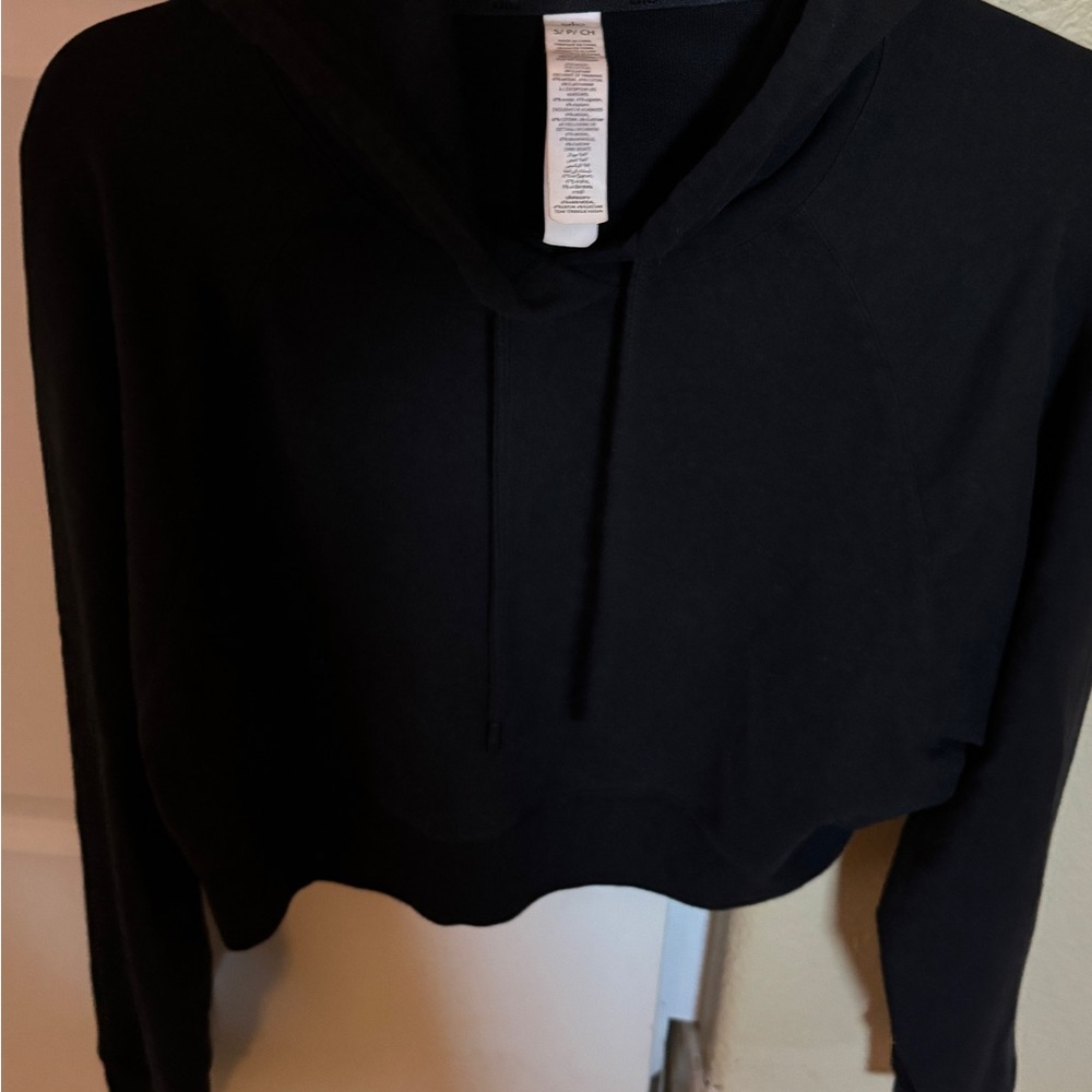 Alo Black Cropped Hoodie